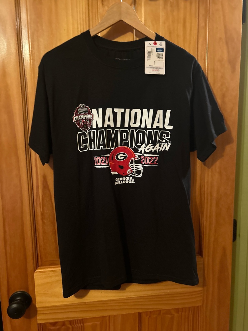 Champion Black Georgia‎ Bulldogs National Champions Graphic Tee with Red Helmet